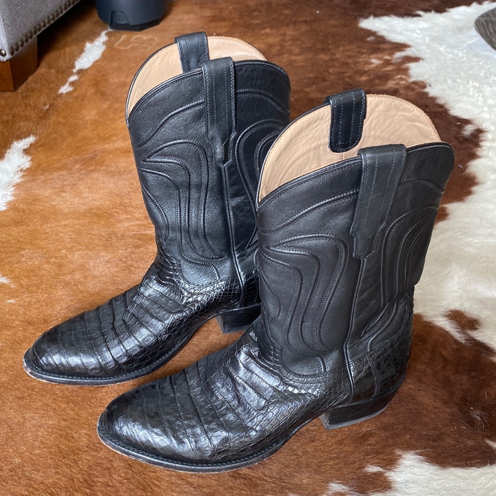 Tecovas “The Dillon” in Midnight (Black) Caiman